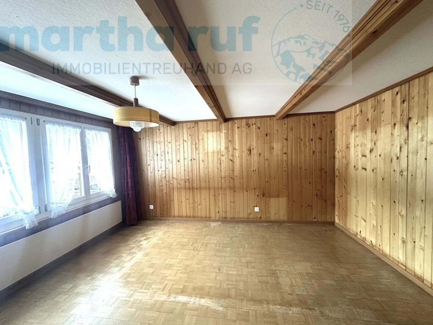 Casa unifamiliare rurale con garage, giardino e fienile - Foto 3 di 25