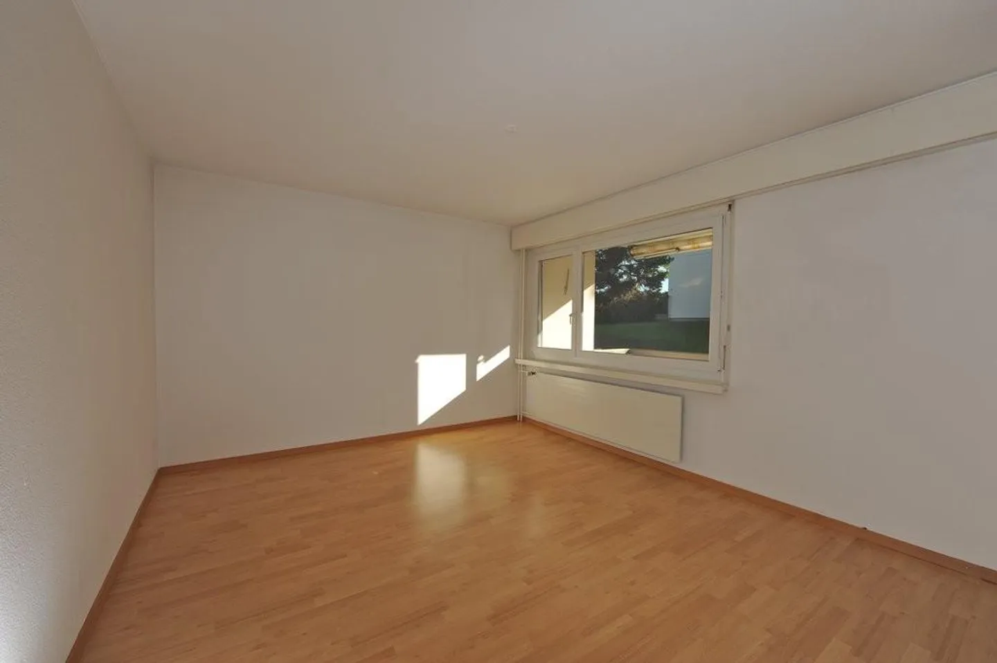 Ruhige Lage und tiefe Steuern - Foto 3 von 7