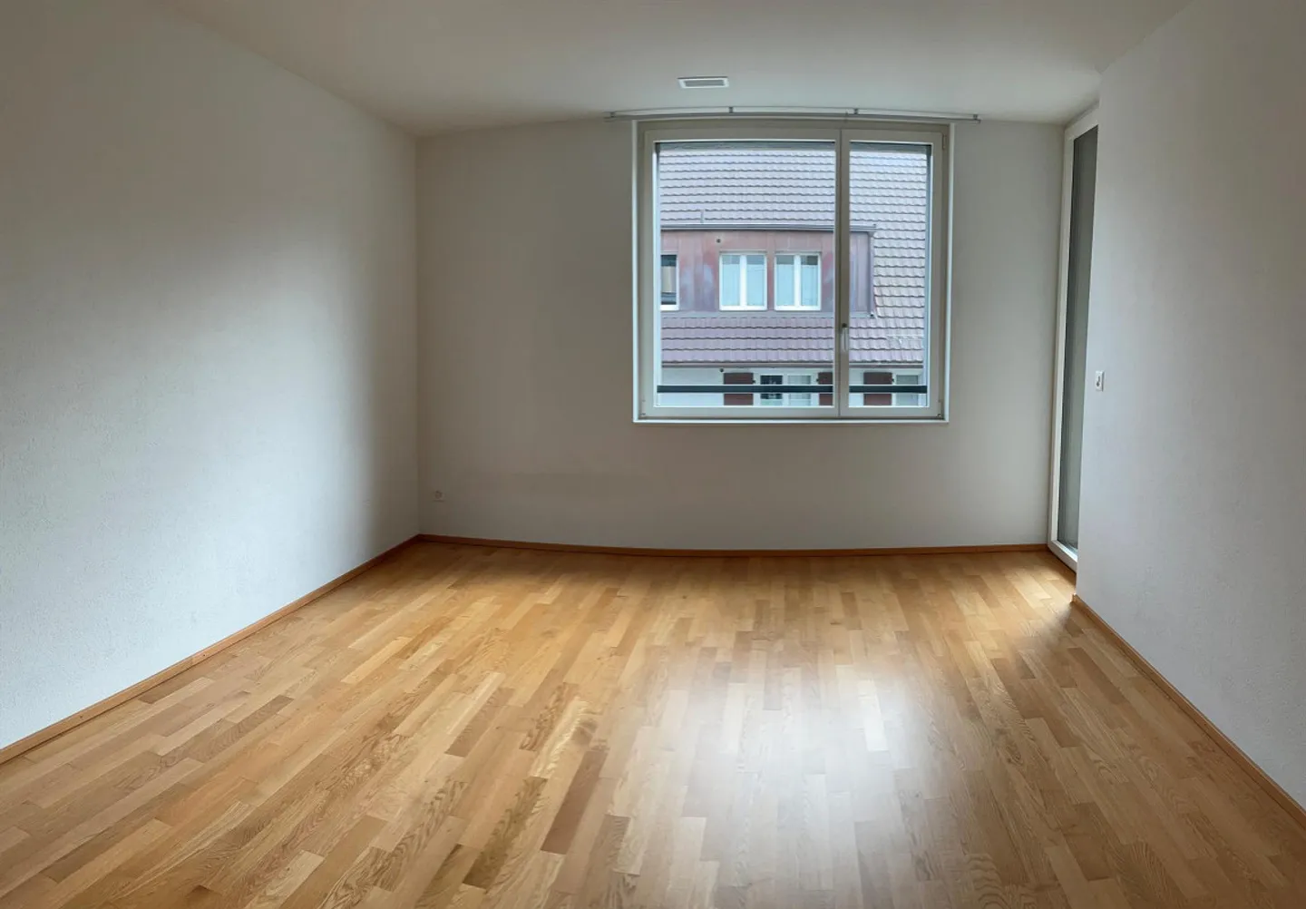 Appartamento 2.5 stanze vicino alla stazione con balcone - Foto 4 di 8