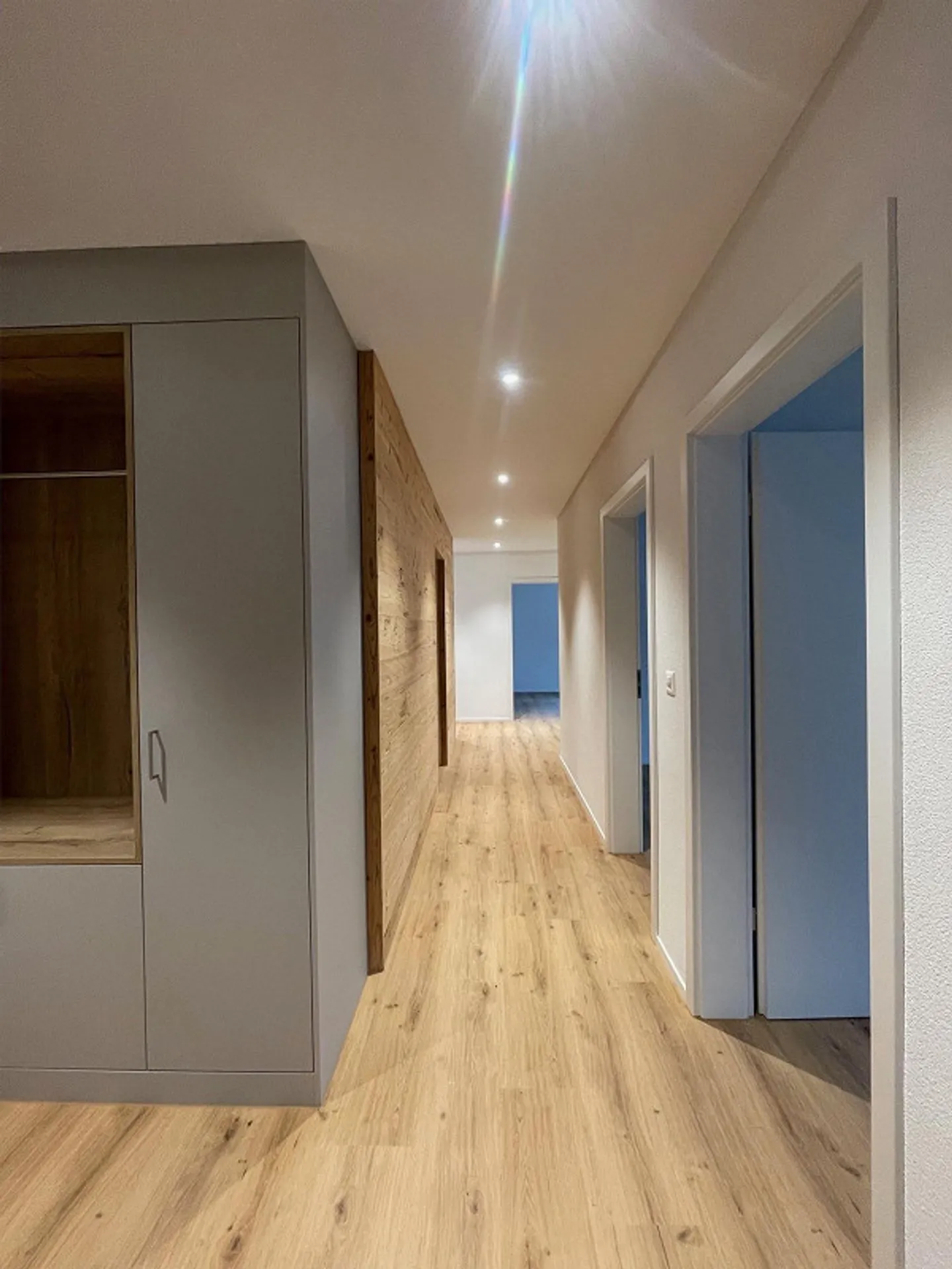 Luxuriöse 4.5 Zimmer-Wohnung mit wunderschöner Aussicht - Foto 2 von 8