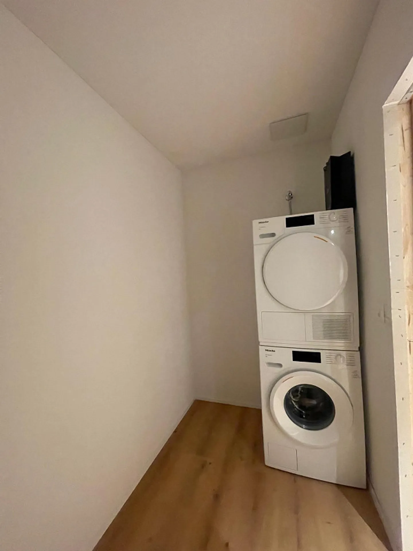 Luxuriöse 4.5 Zimmer-Wohnung mit wunderschöner Aussicht - Foto 5 von 8