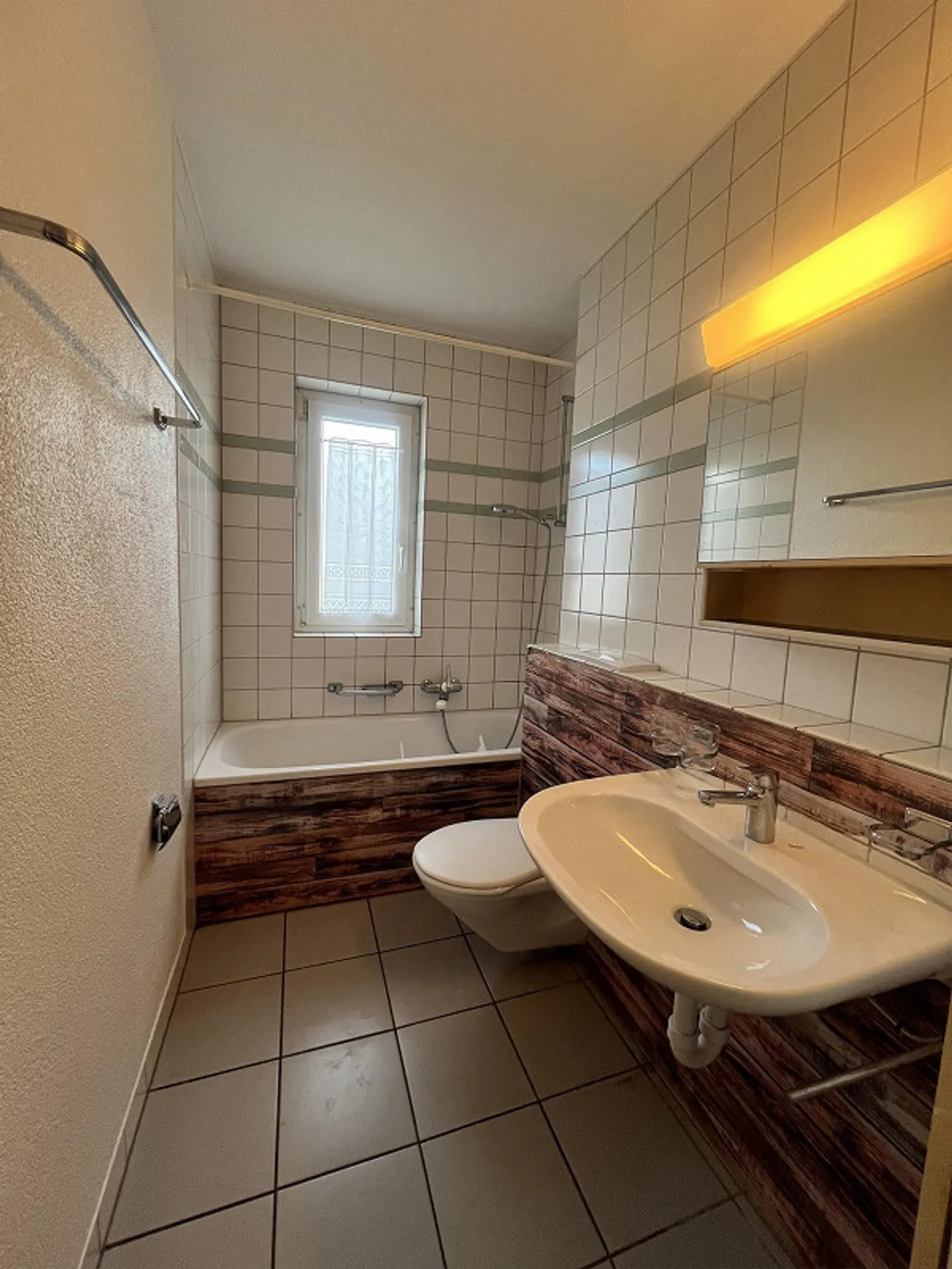 Appartement attrayant dans un quartier résidentiel calme - Photo 6 sur 8