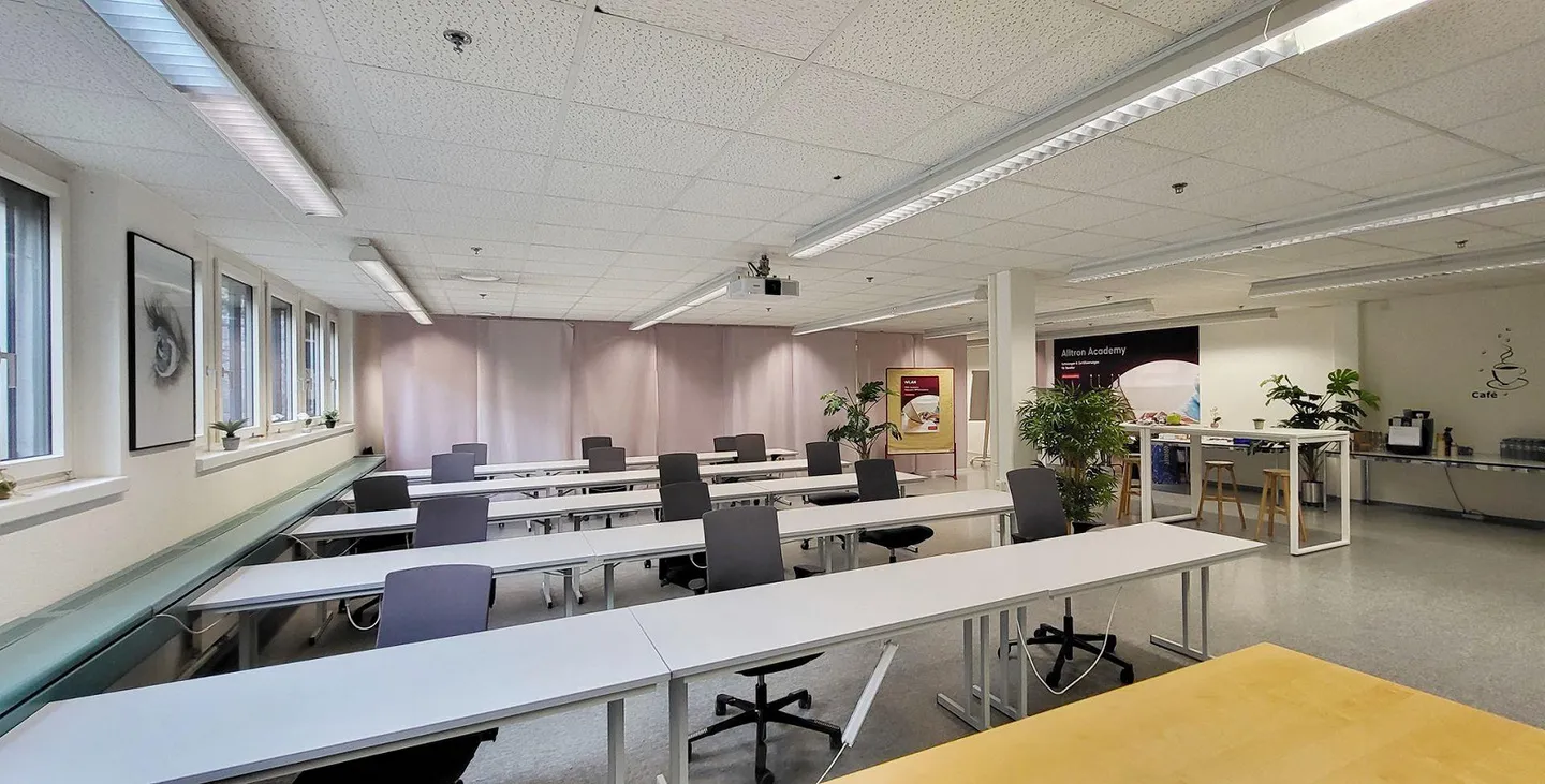 Spazio ufficio entusiasmante al piano terra per formazione e istruzione! - Foto 2 di 7