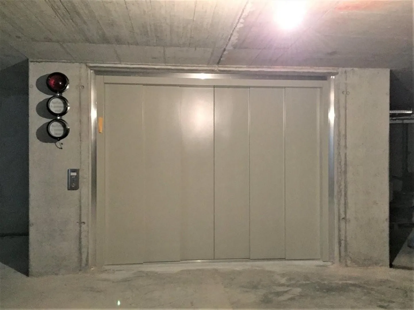 Einstellhallenplatz im Herzen der Lorraine - Foto 2 von 2