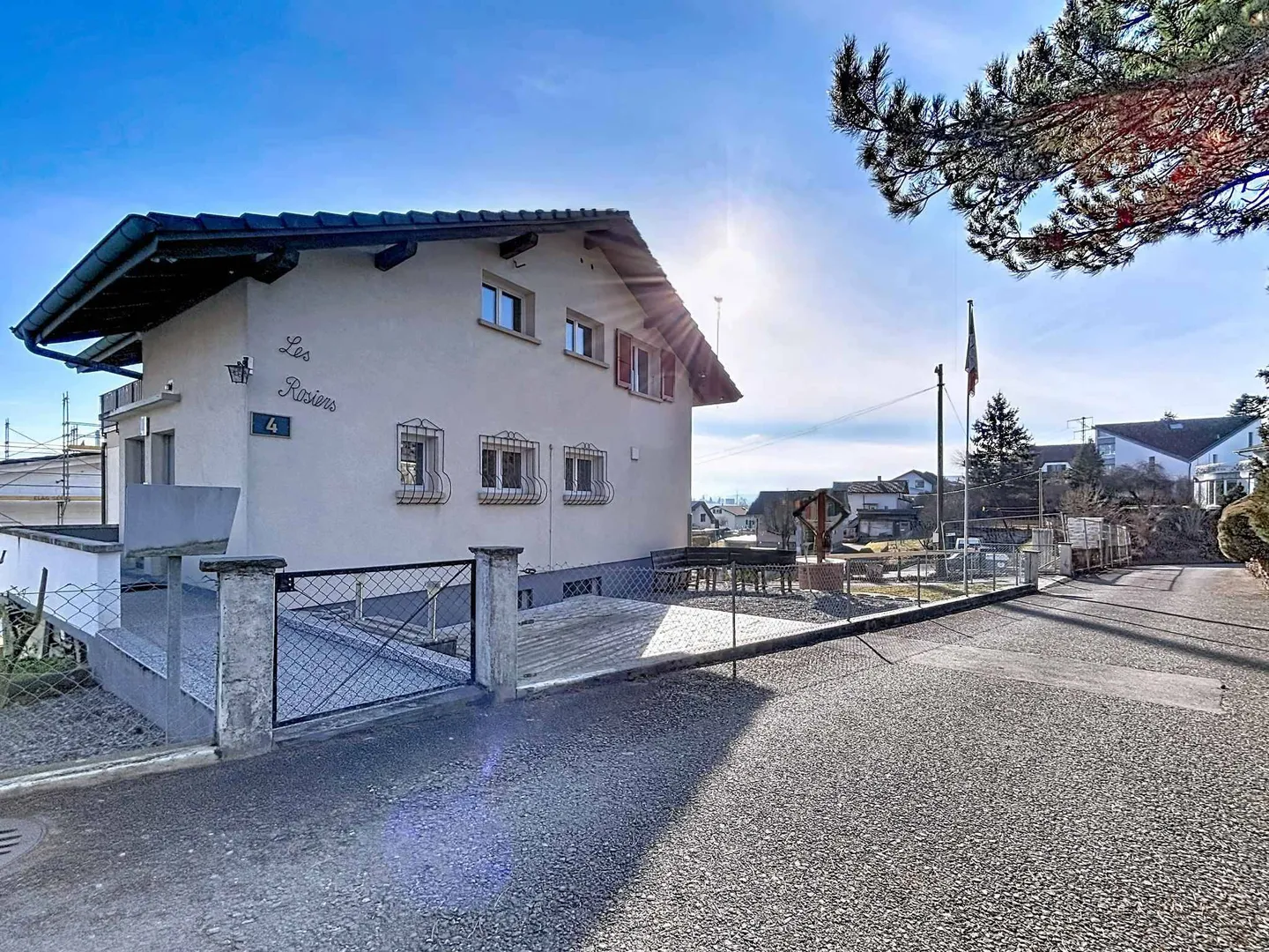 Villa indipendente di 5,5 locali con grande terrazza e vista libera - Foto 1 di 12