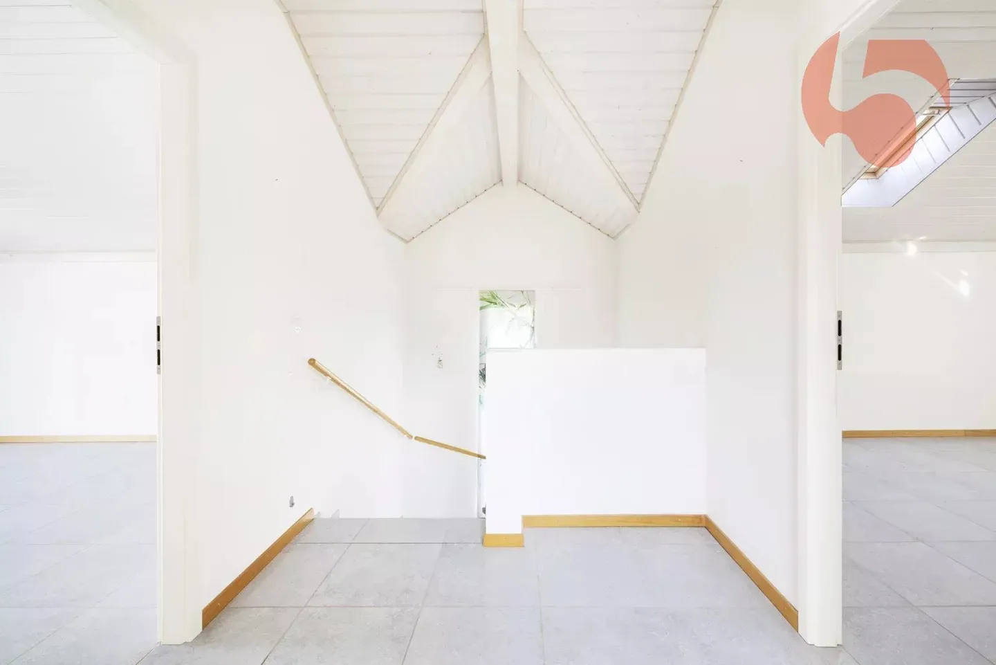 Schönes freistehendes Haus in einer ruhigen und sonnigen Wohngegend - Foto 8 von 22