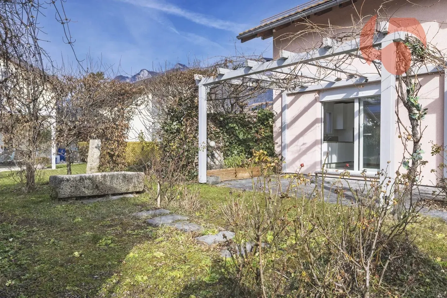 Schönes freistehendes Haus in einer ruhigen und sonnigen Wohngegend - Foto 11 von 22