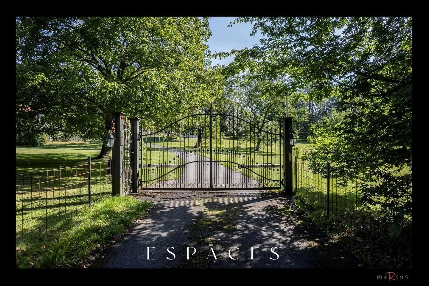 Property with over 13,000 m² with outbuilding and swimming pool - Photo 1 of 25