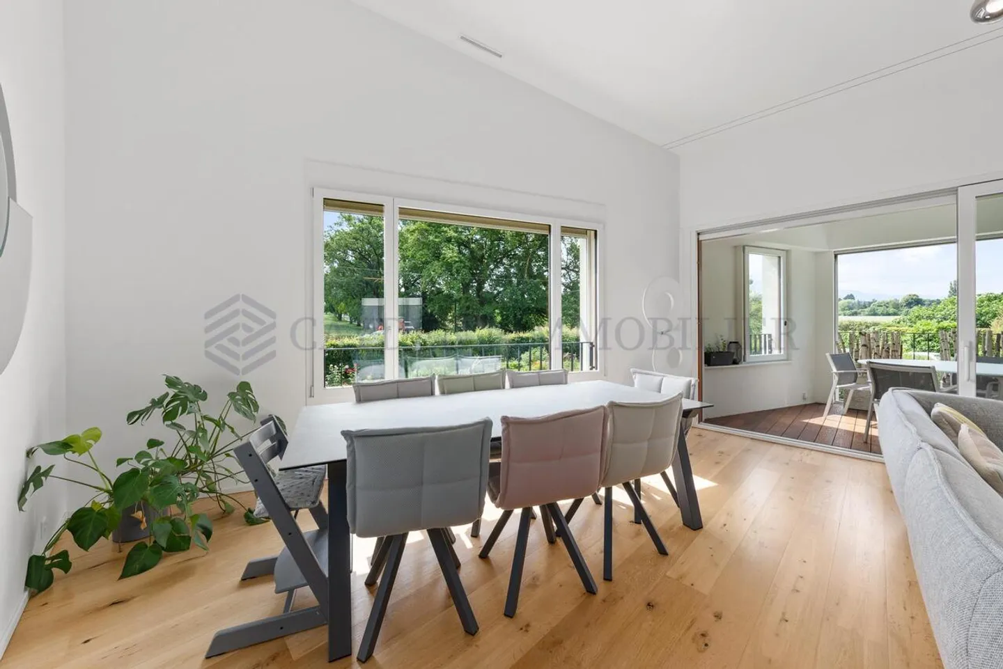 Magnificent 5-room apartment - Available on September 15, 2025 - Photo 5 of 10