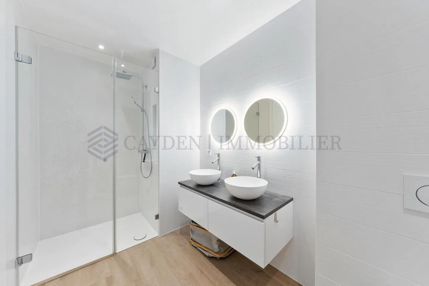 Magnificent 5-room apartment - Available on September 15, 2025 - Photo 9 of 10