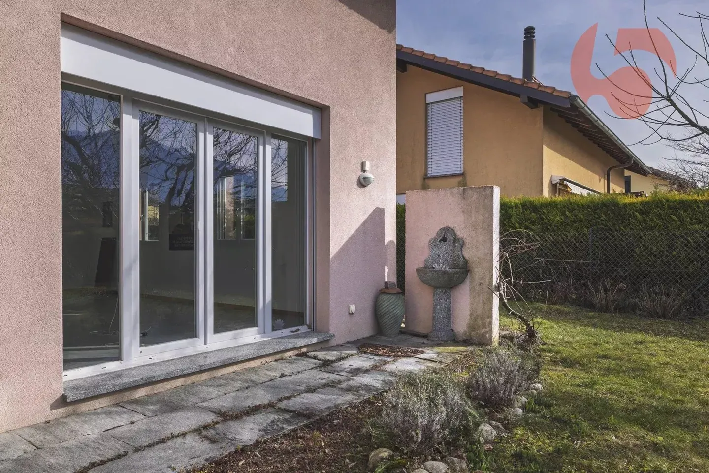 Schönes freistehendes Haus in einer ruhigen und sonnigen Wohngegend - Foto 12 von 22