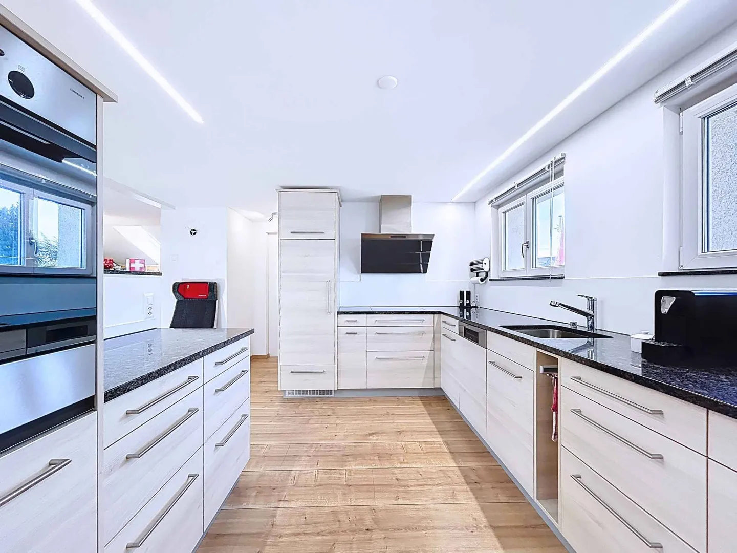 Villa indipendente di 5,5 locali con grande terrazza e vista libera - Foto 4 di 12