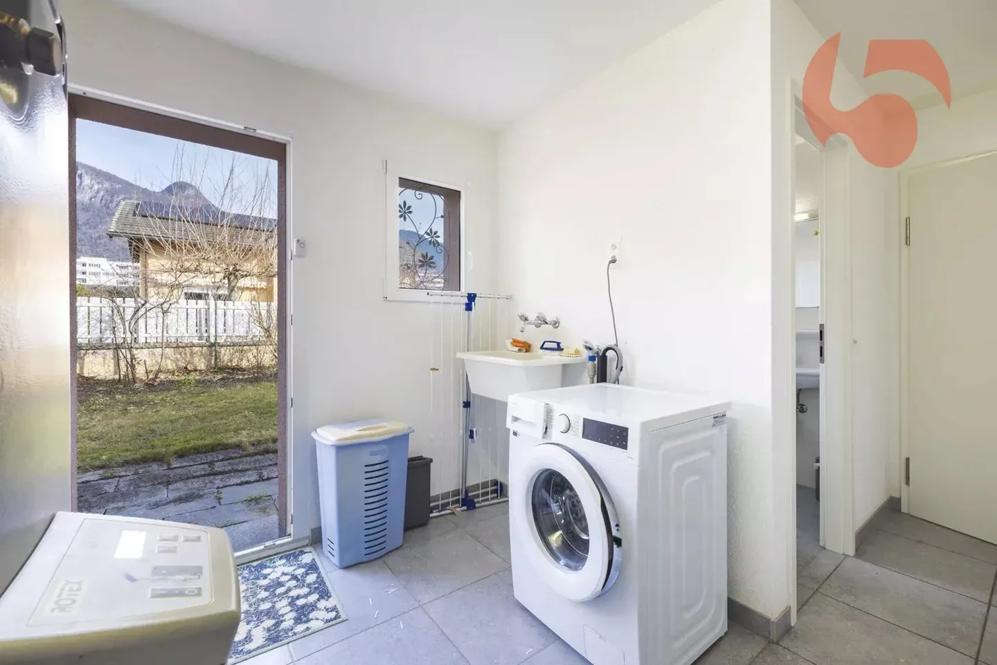 Schönes freistehendes Haus in einer ruhigen und sonnigen Wohngegend - Foto 21 von 22