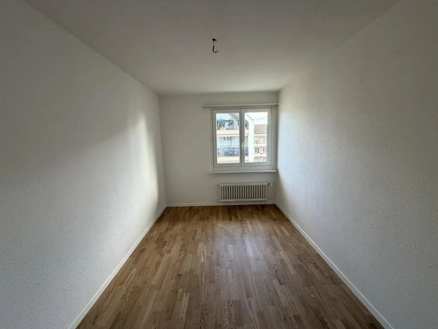 Posizione centrale con torre di lavaggio privata e balcone - Foto 7 di 10