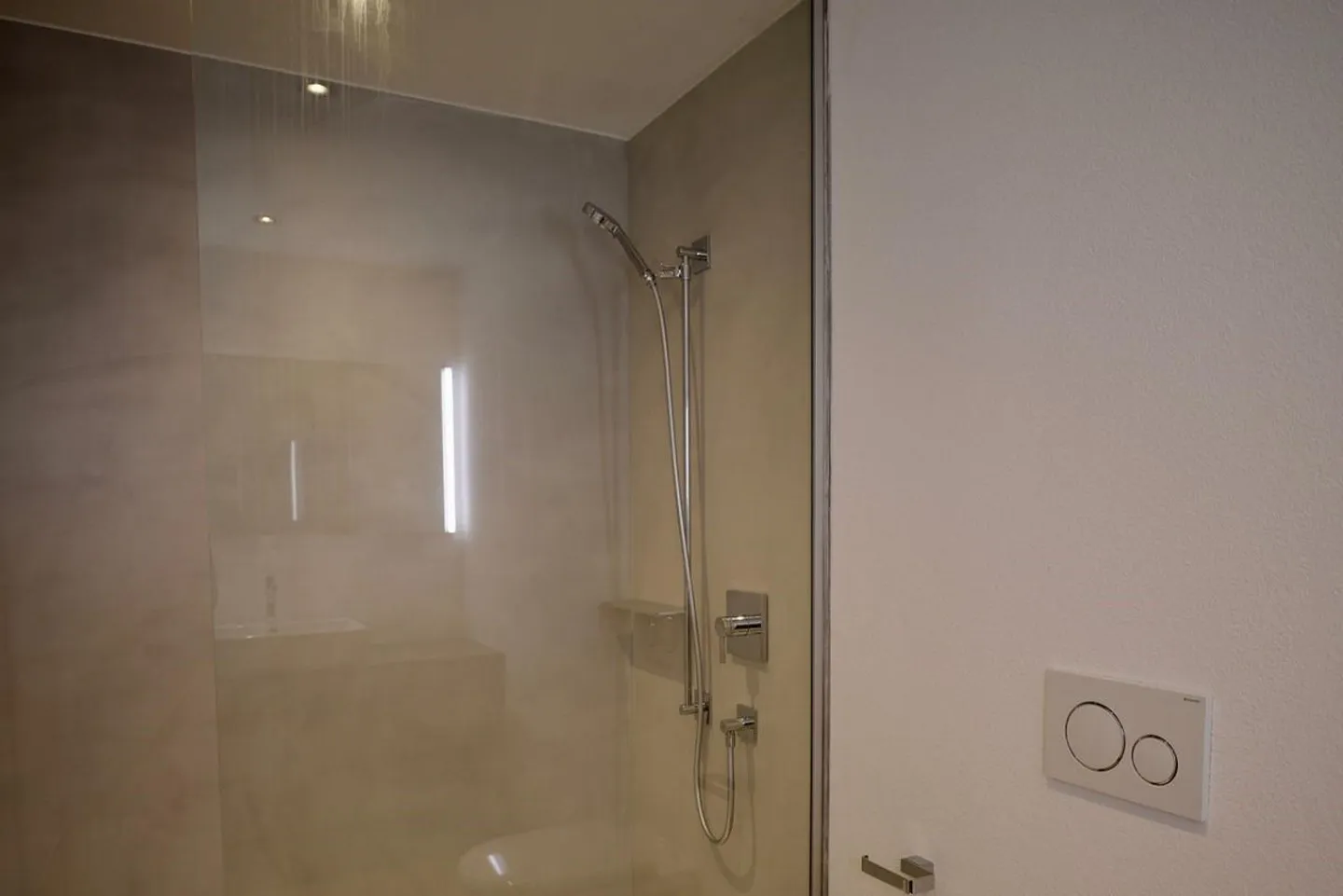 Affascinante loft di 3,5 stanze in mansarda a Toffen - dal 26 novembre - Foto 8 di 9