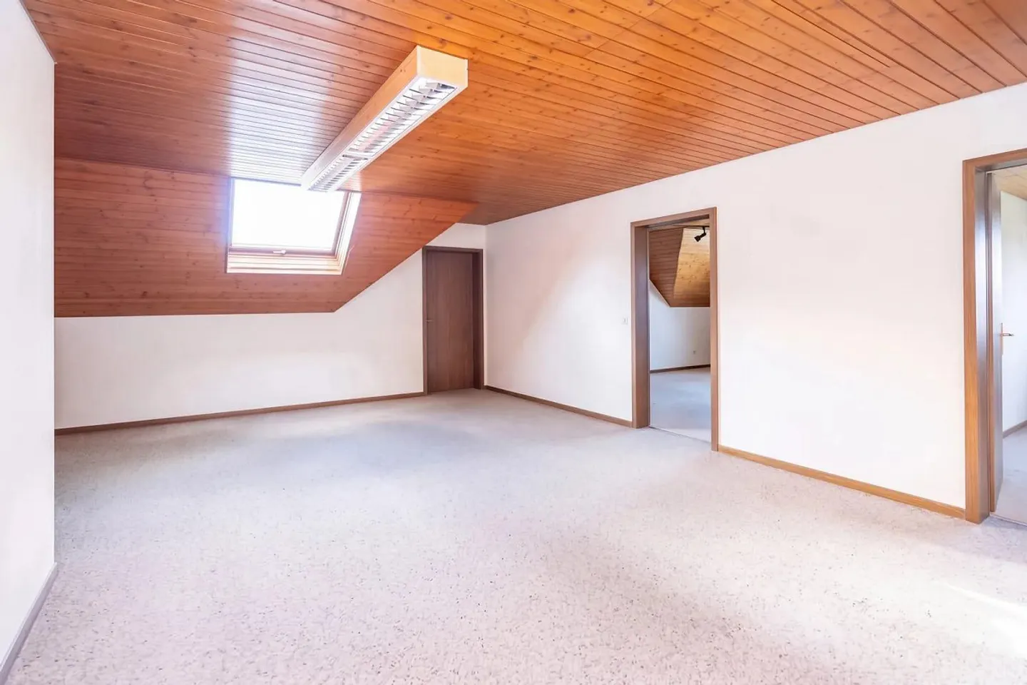Casa unifamiliare indipendente con appartamento separato e riserva di terreno - Foto 9 di 13