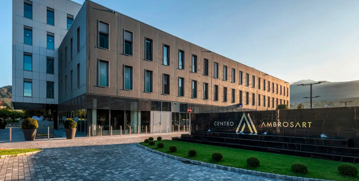 2 Fully Furnished Offices: 18m2 at CHF 850.- and 20m2 at CHF 950.- - Photo 1 of 7