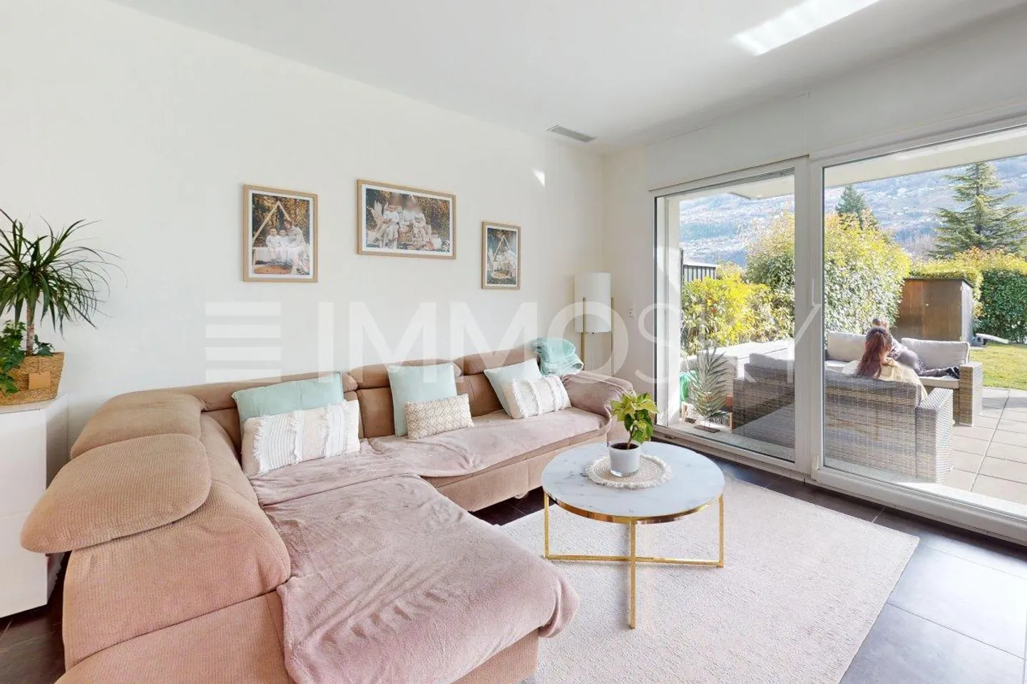 Garden-level apartment of 4.5 rooms in Sion with garage - Photo 1 of 5