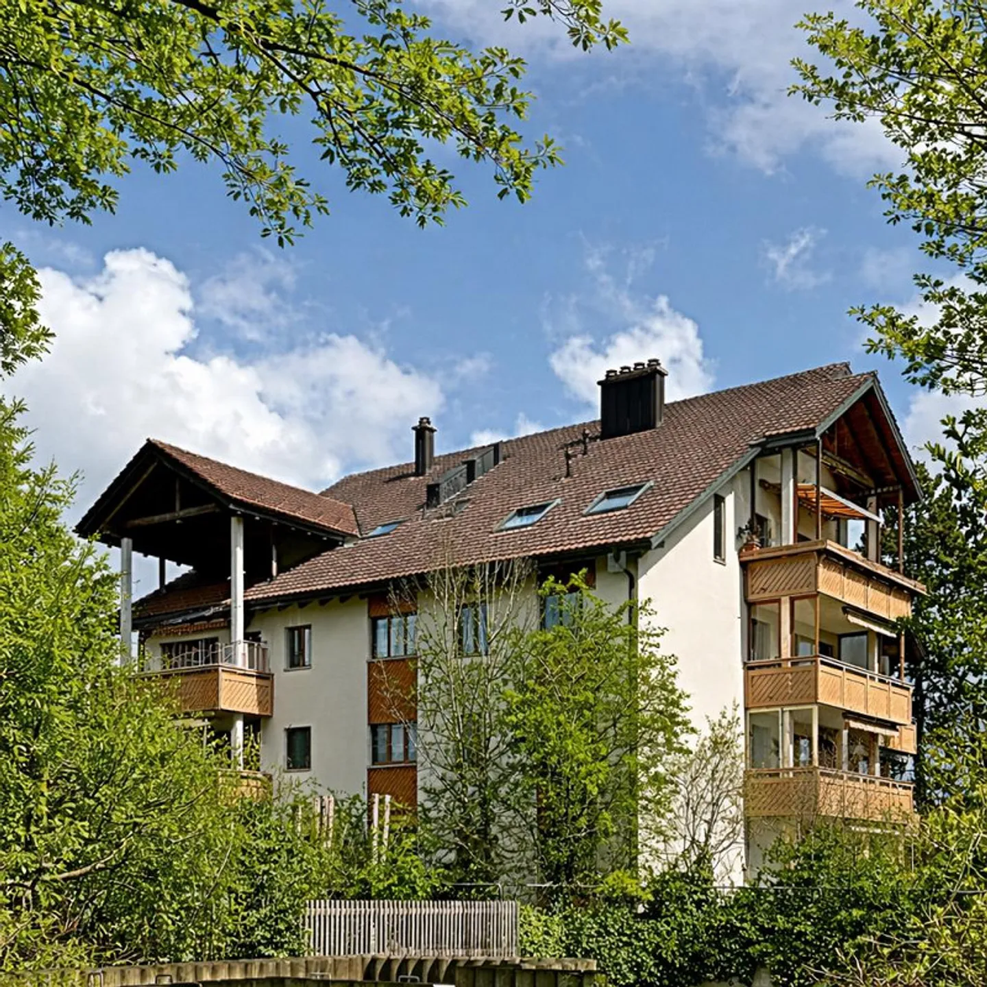 Condominium de 3,5 pièces incluant une place de parking souterrain - Photo 1 sur 12