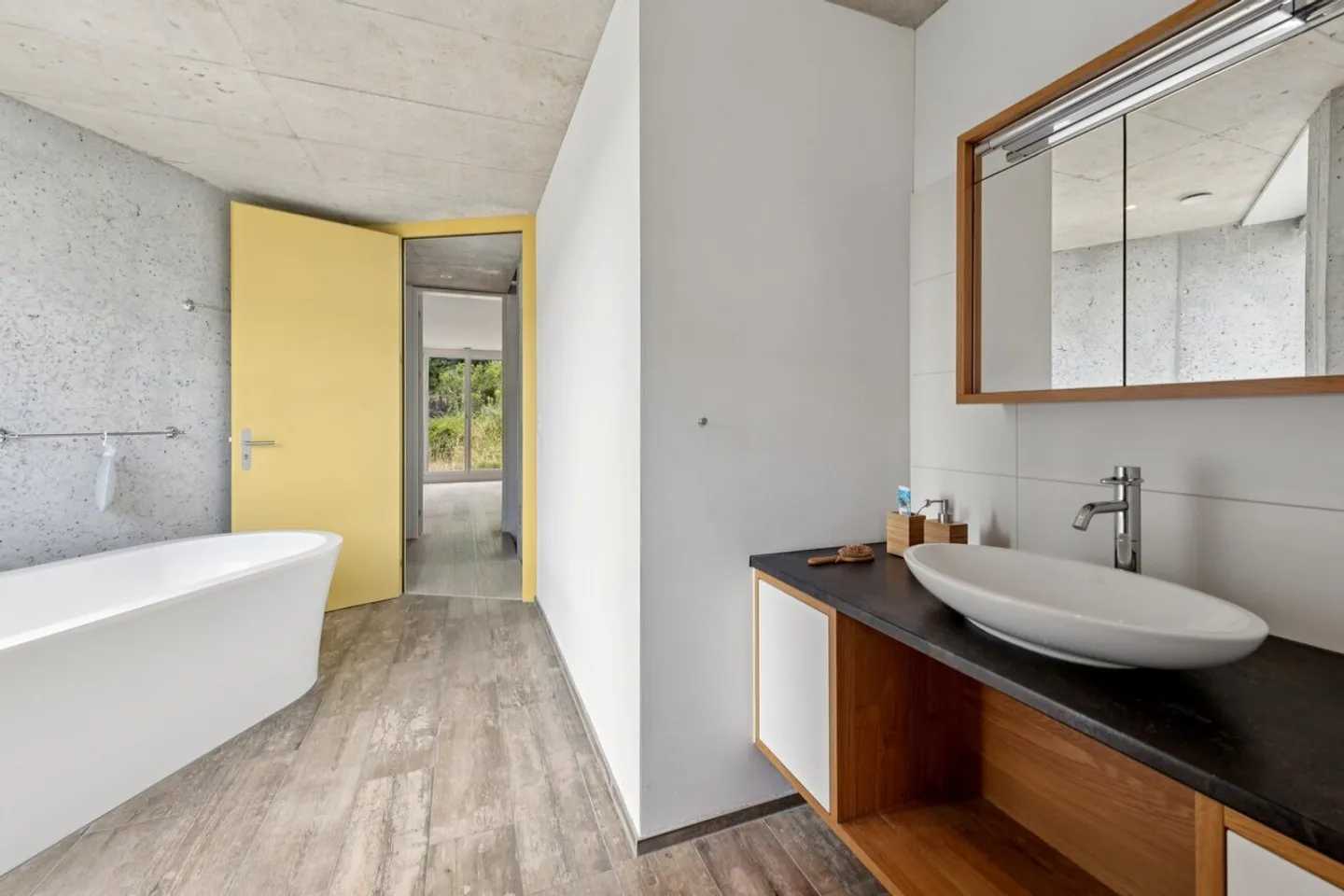 Stunning 7.5-Room Villa - Photo 9 of 11