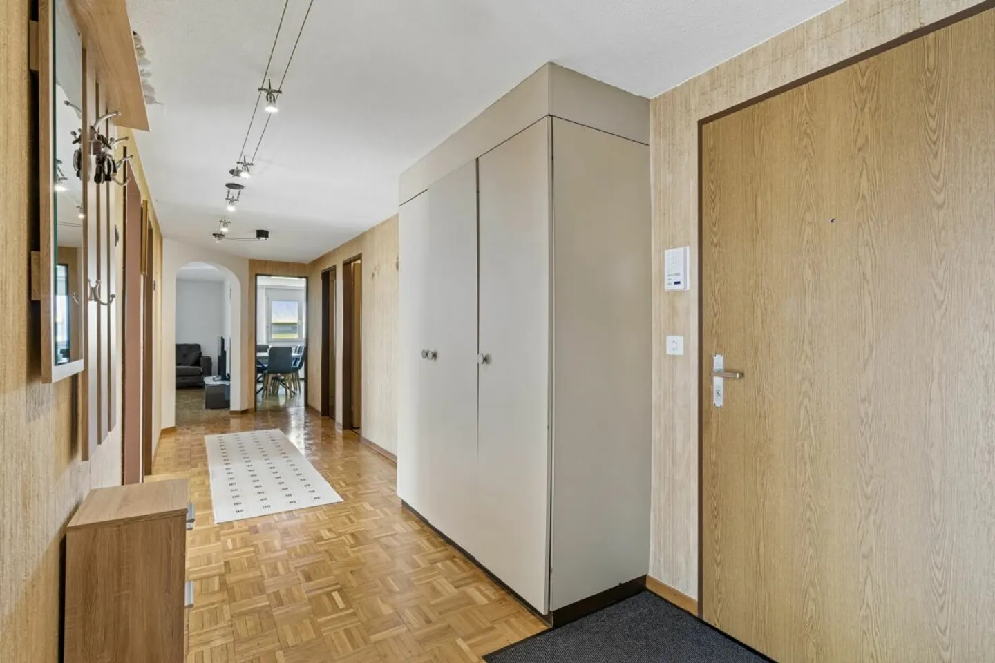 Appartement Charmant avec Vue sur Montagne - Photo 2 sur 13