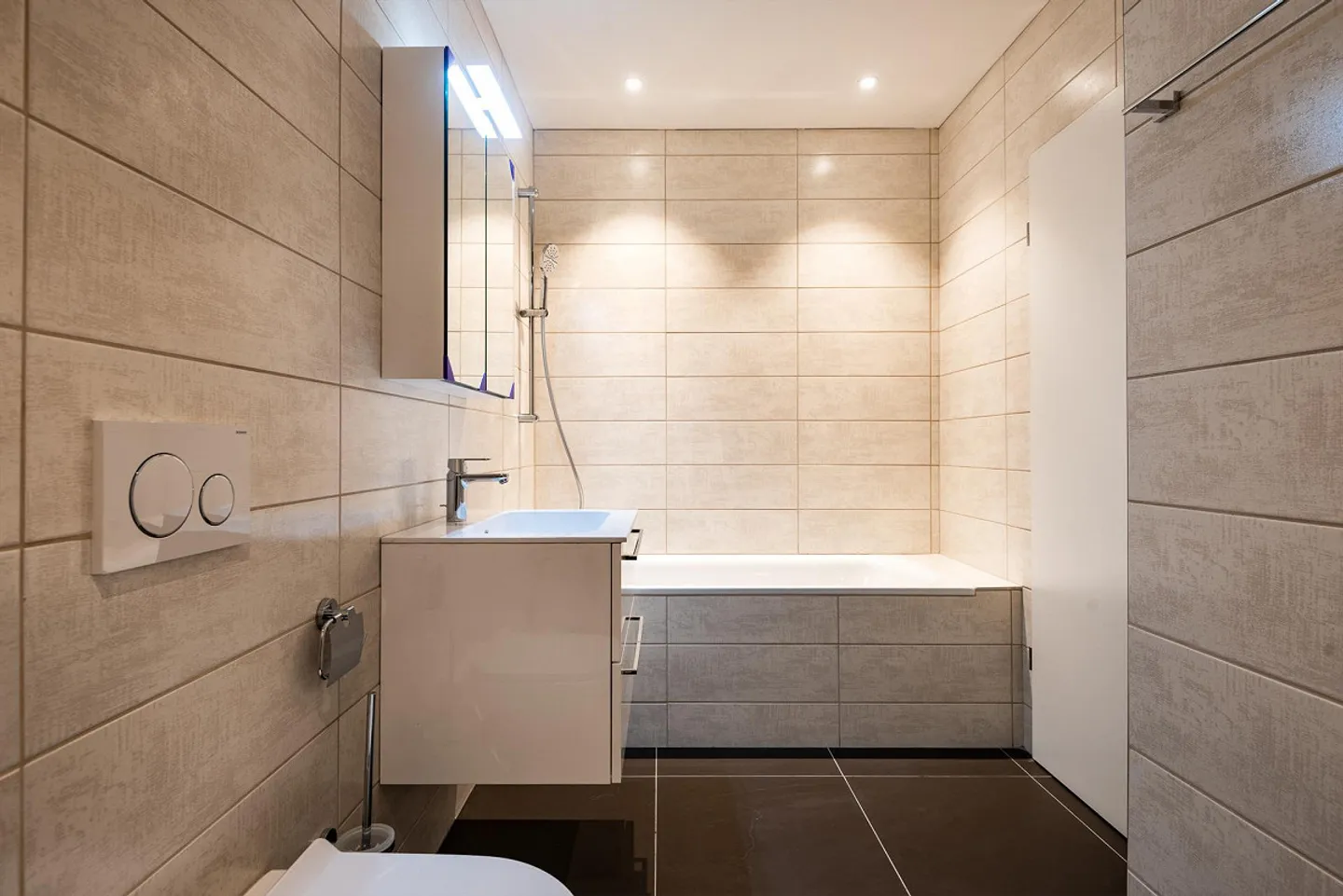 Appartement neuf exclusif de 4,5 pièces dans un emplacement privilégié ! - Photo 4 sur 8