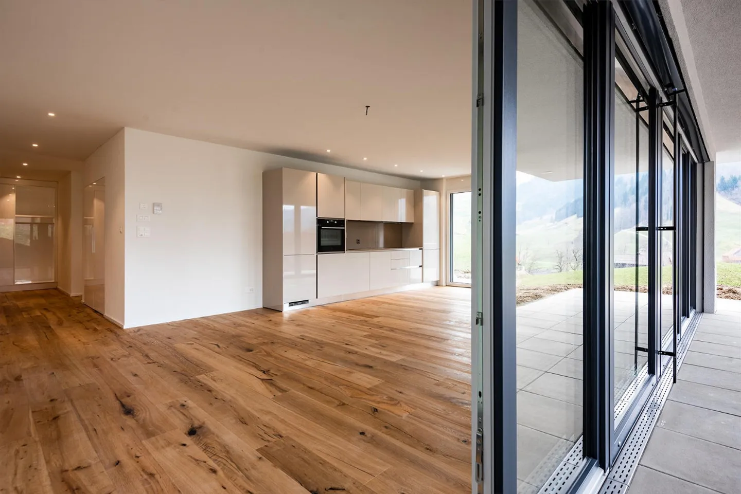 Appartement neuf exclusif de 4,5 pièces dans un emplacement privilégié ! - Photo 2 sur 8