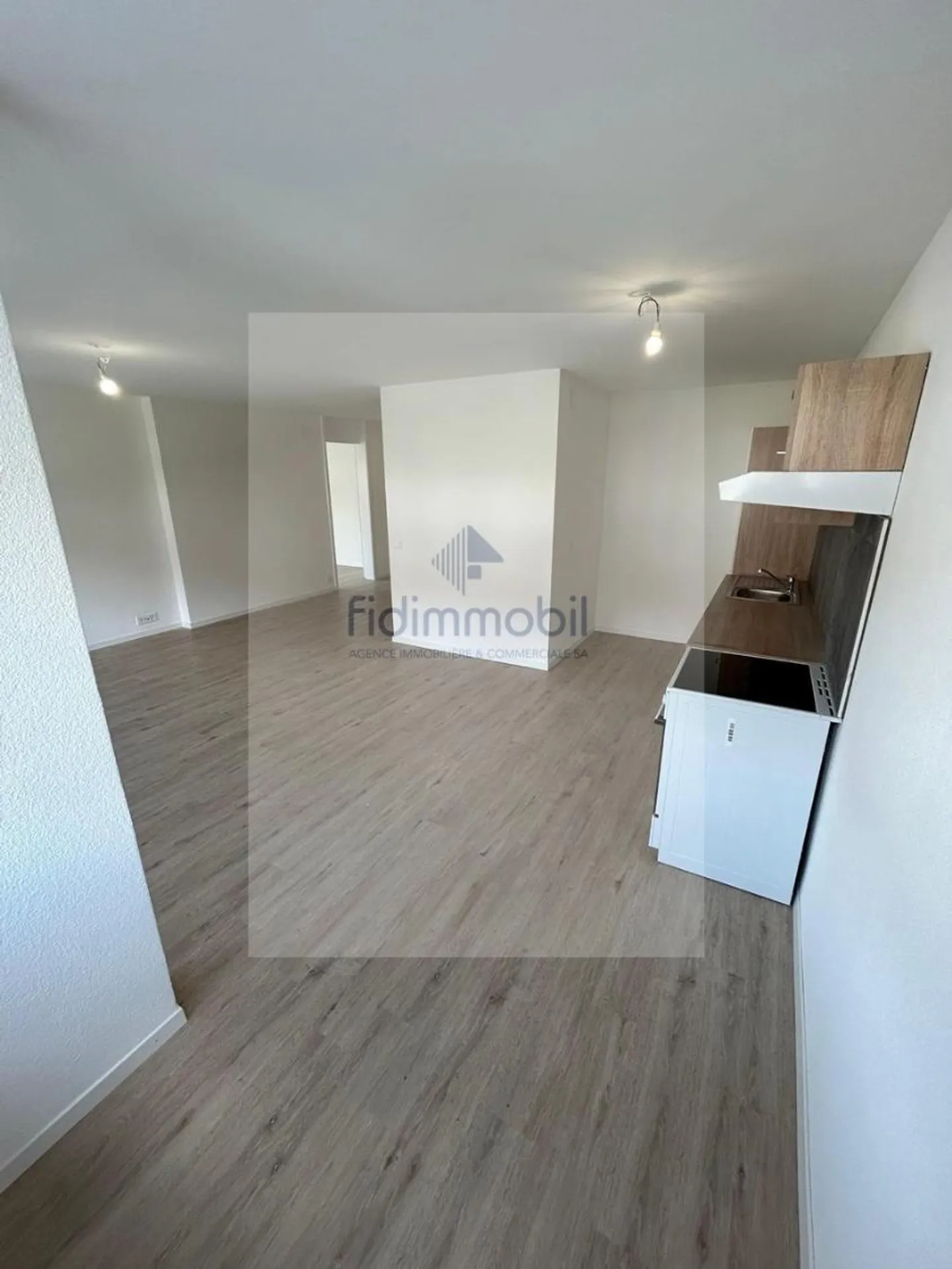 Wohnung mit Stadtblick im 8. Stock - Foto 3 von 7