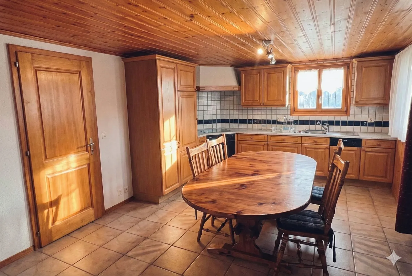 Chalet with Dual Living Spaces - Photo 5 of 35