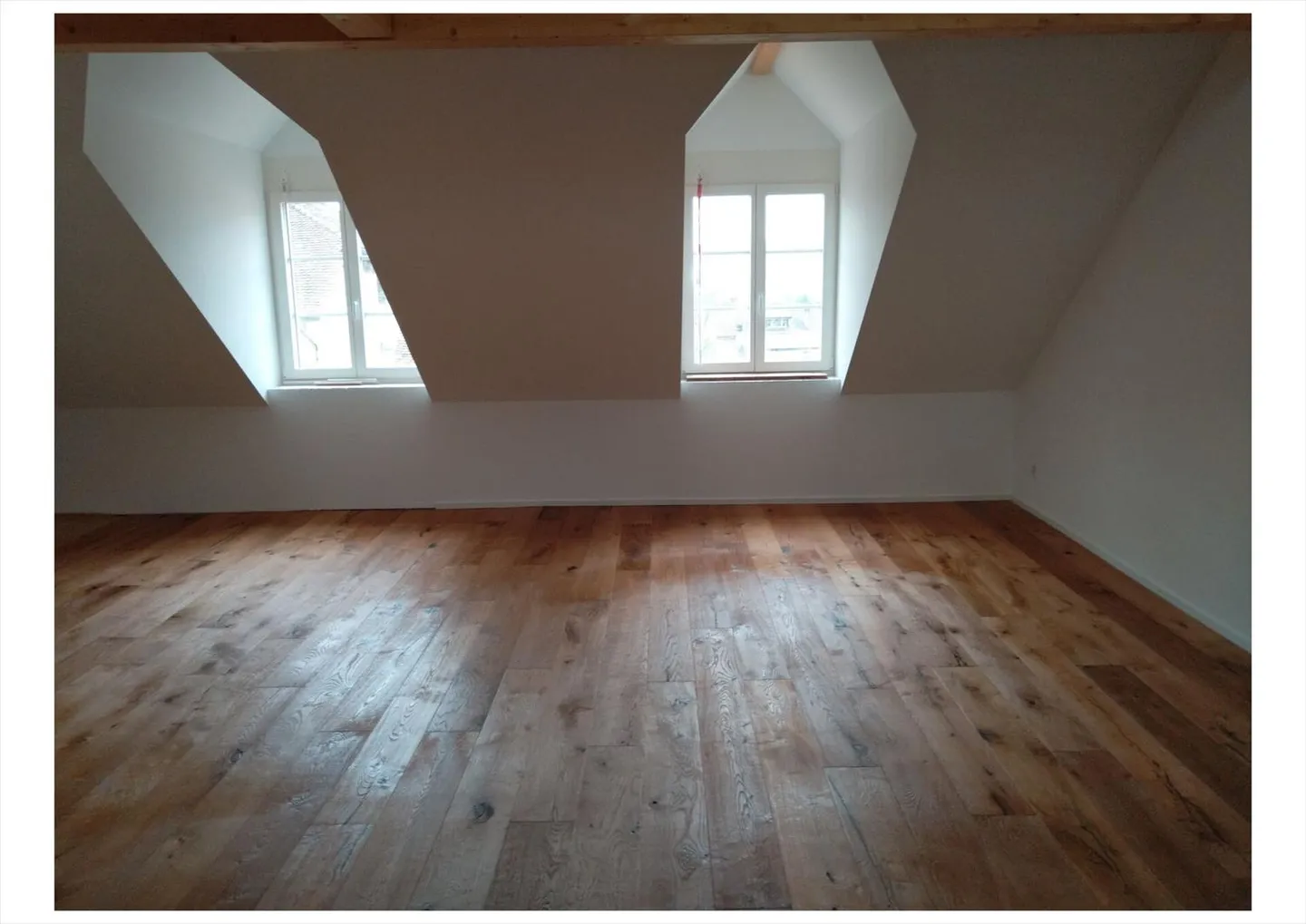 Very nice 5.5 room duplex apartment with a very warm mezzanine - Photo 2 of 13
