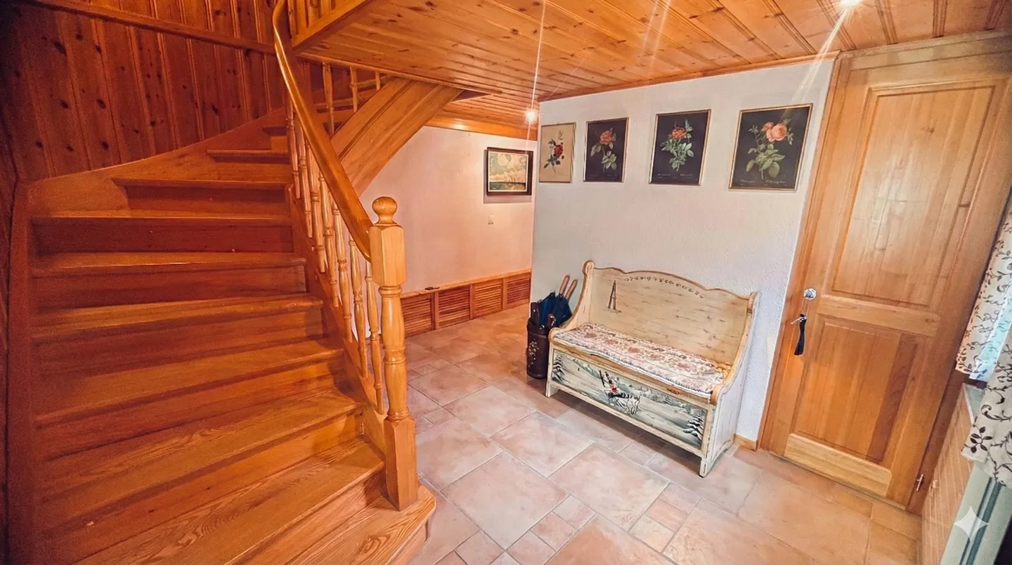 Chalet with Dual Living Spaces - Photo 12 of 35