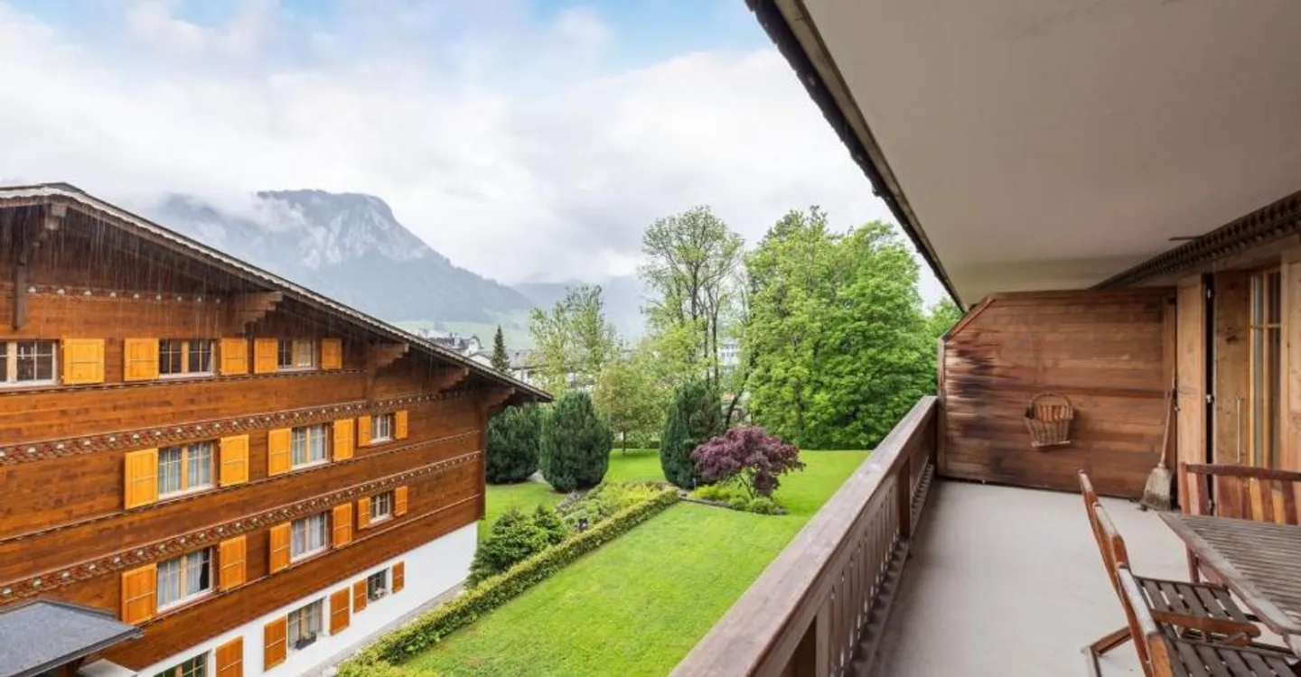 Charming 4.5 room apartment, a safe investment in a setting - Photo 2 of 11