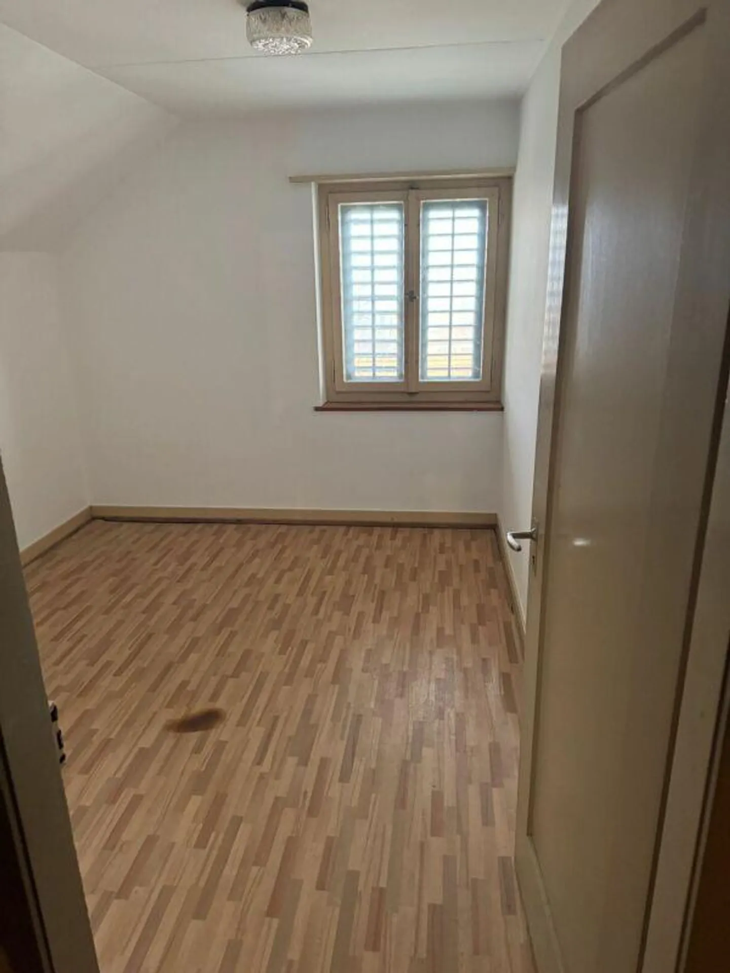 Salle de loisirs / Salle de bricolage à louer - Photo 2 sur 5