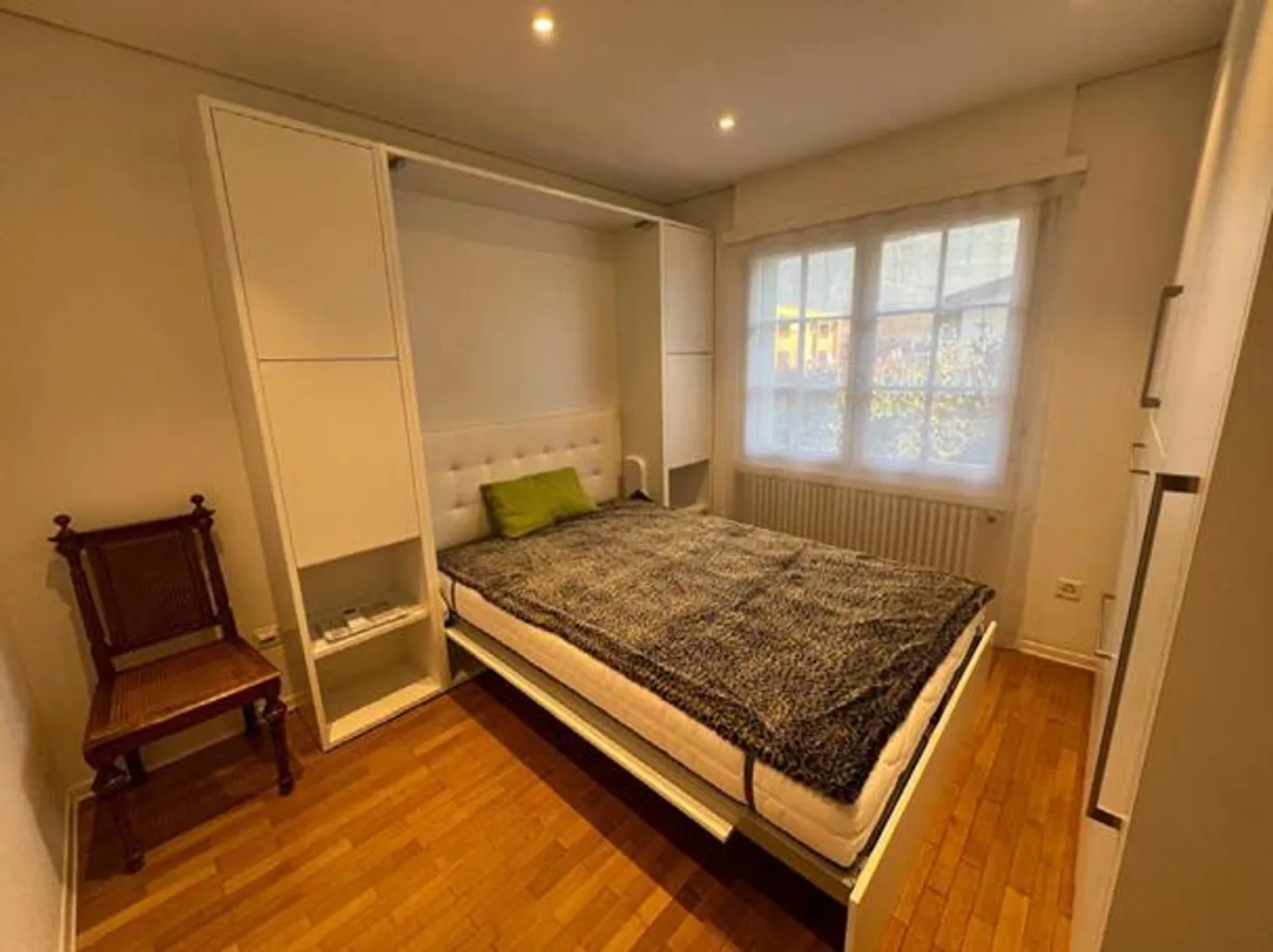 VILLA DANS UNE POSITION PRIVILÉGIÉE - AVEC UN GRAND POTENTIEL - Photo 10 sur 30
