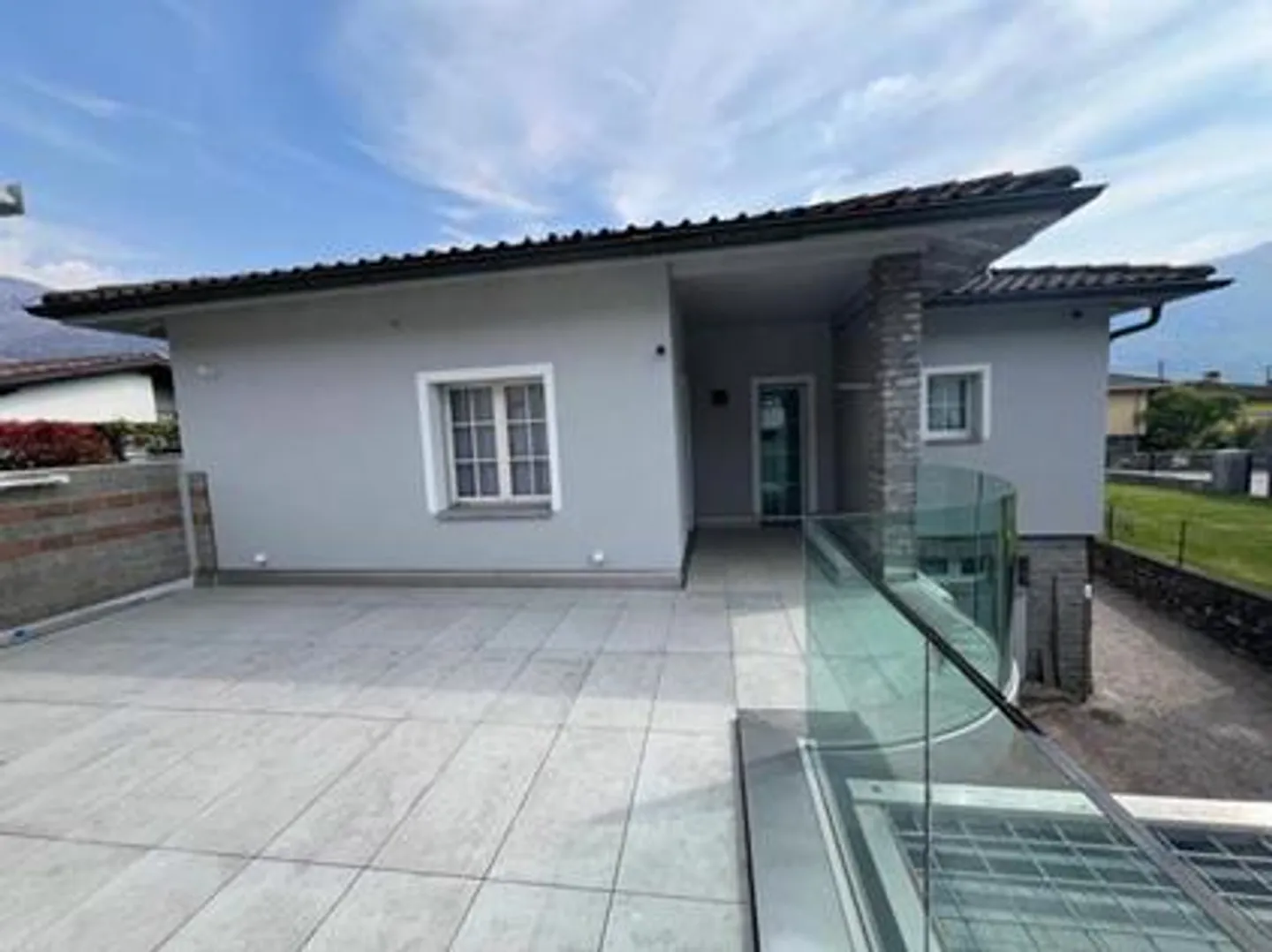 VILLA DANS UNE POSITION PRIVILÉGIÉE - AVEC UN GRAND POTENTIEL - Photo 4 sur 30