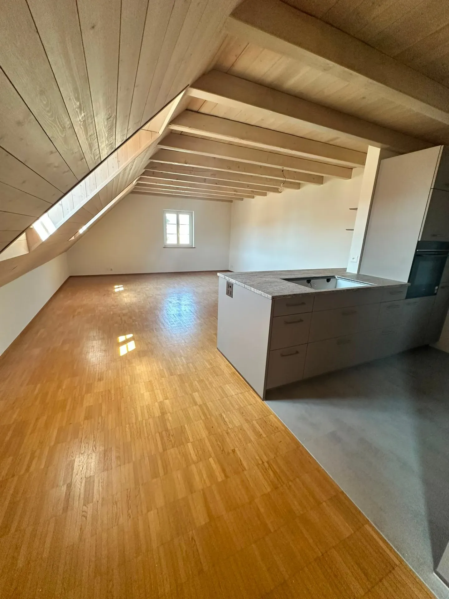 Renovated 3.5-room attic apartment - new kitchen - Photo 7 of 23