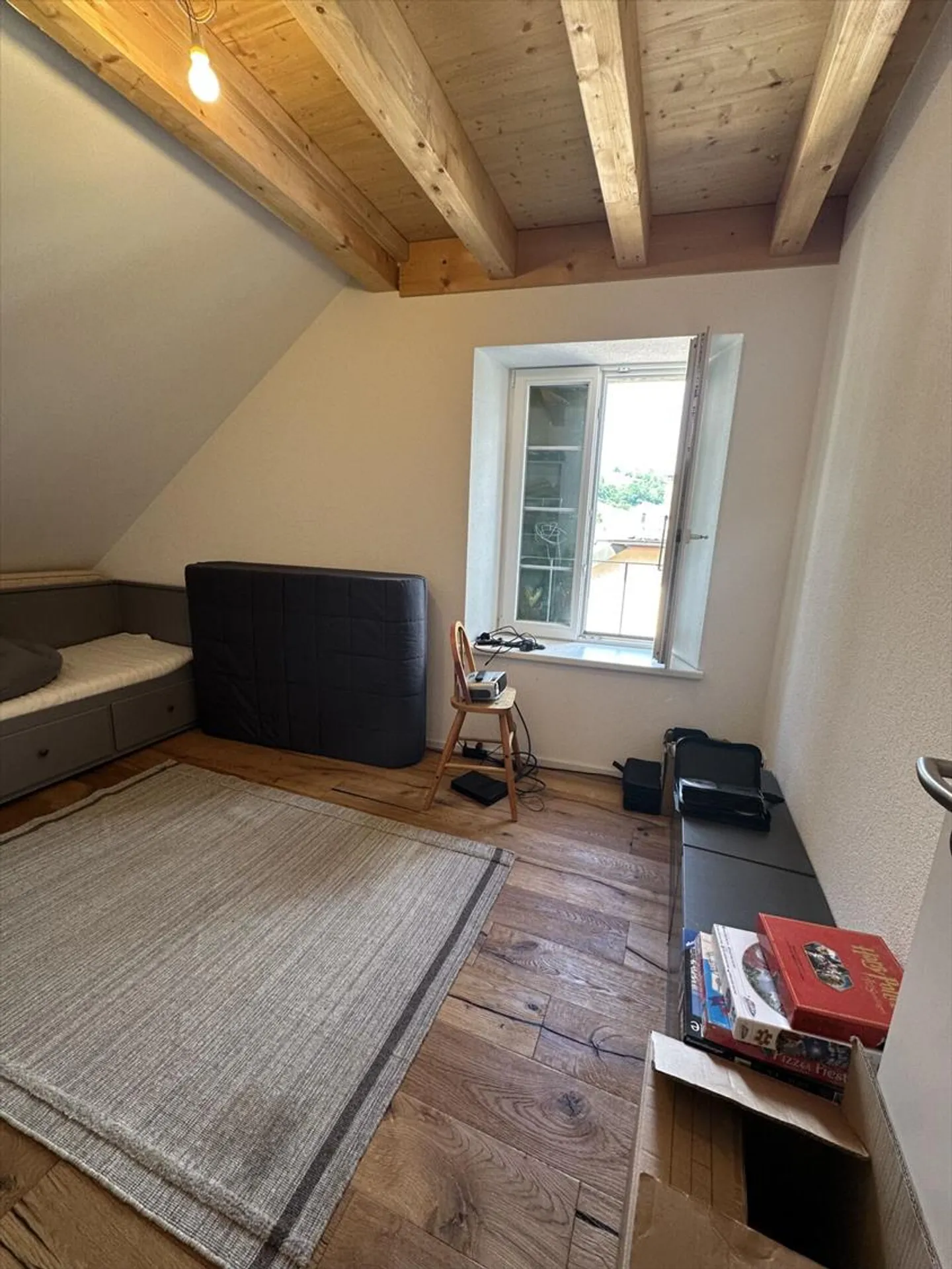 Very nice 5.5 room duplex apartment with a very warm mezzanine - Photo 7 of 13
