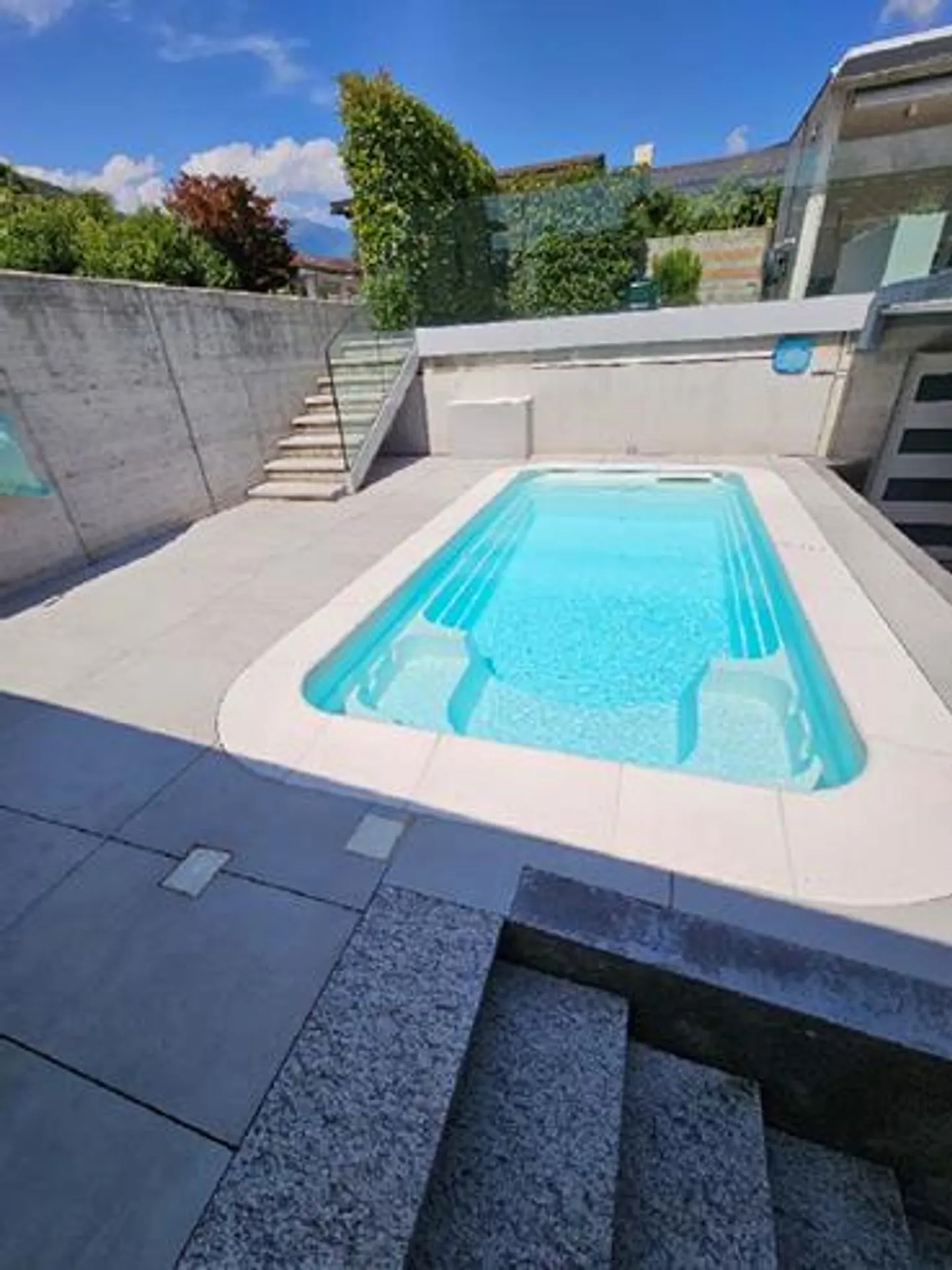 VILLA DANS UNE POSITION PRIVILÉGIÉE - AVEC UN GRAND POTENTIEL - Photo 24 sur 30