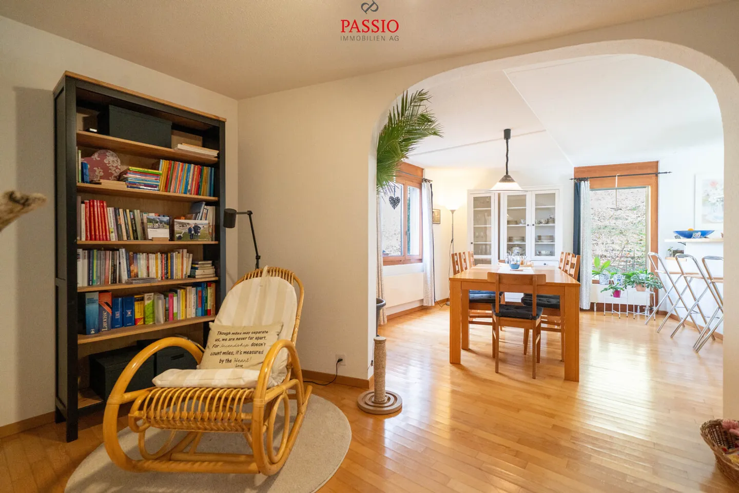 Grande casa a schiera di 10 stanze con giardino paradisiaco in posizione privilegiata - Foto 10 di 34