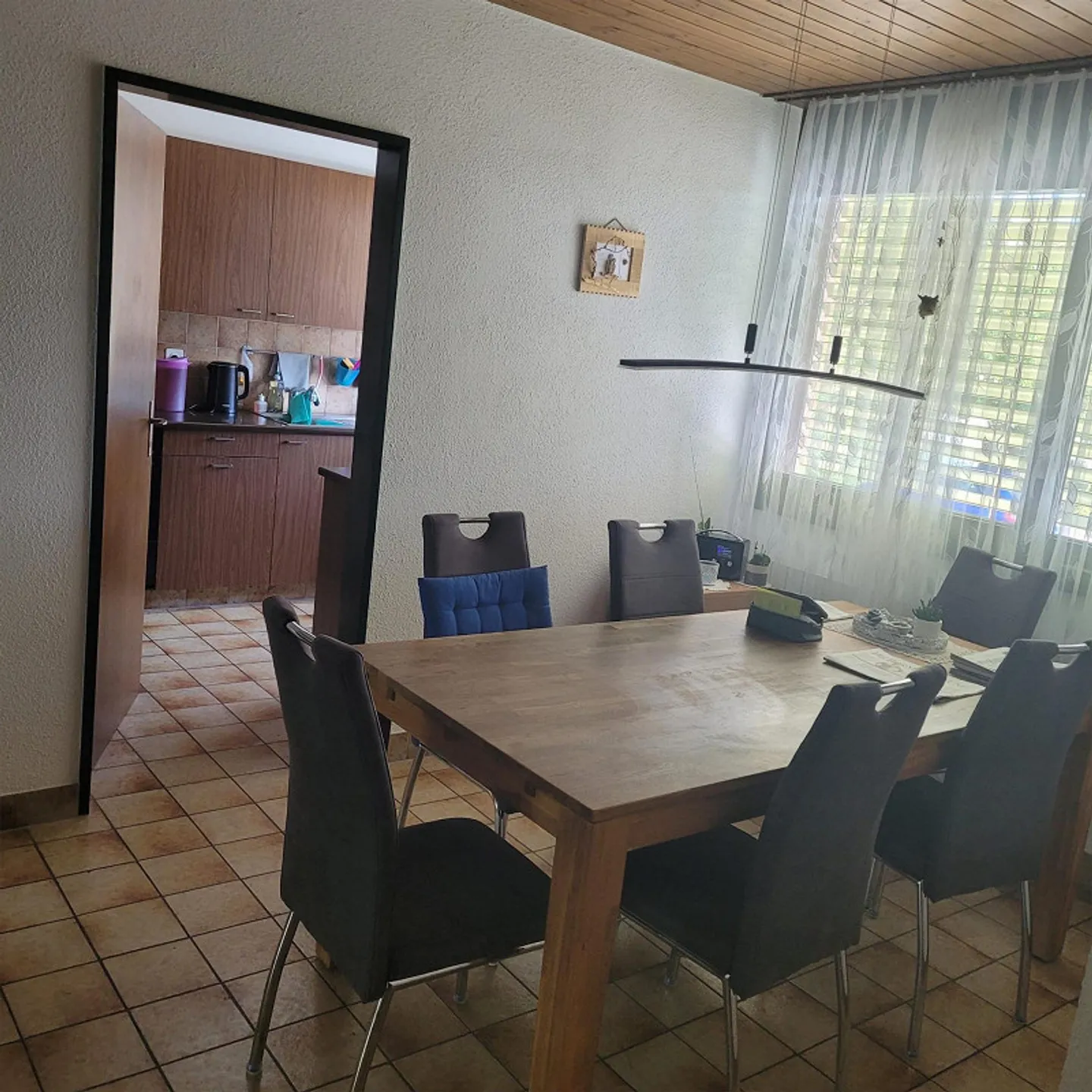 Appartement spacieux de 4,5 pièces à Ins - Photo 3 sur 10