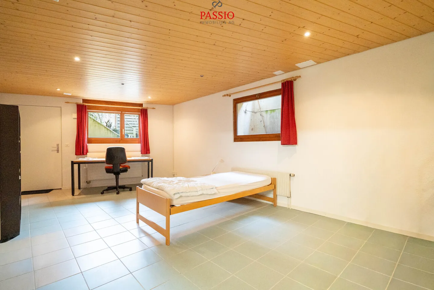 Grande casa a schiera di 10 stanze con giardino paradisiaco in posizione privilegiata - Foto 18 di 34