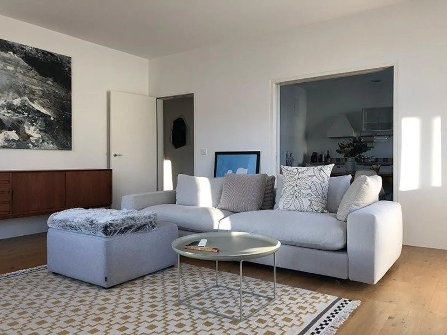 Modern 2.5-room apartment for rent in District 6 - Photo 4 of 6