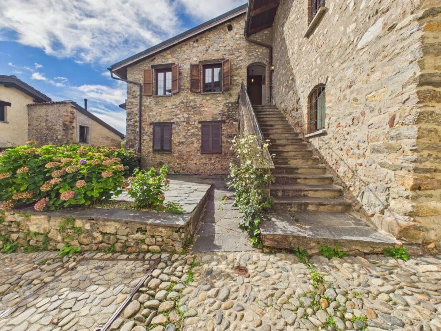Charakteristische 4.5 Zimmer im Herzen des Kerns von Origlio mit Parkplatz und Garten - Foto 1 von 15
