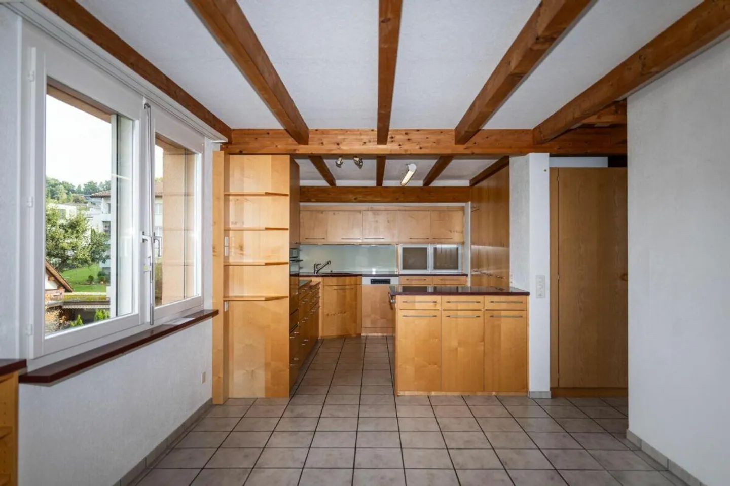 Spacious, light-flooded penthouse apartment in a top location ... - Photo 3 of 16