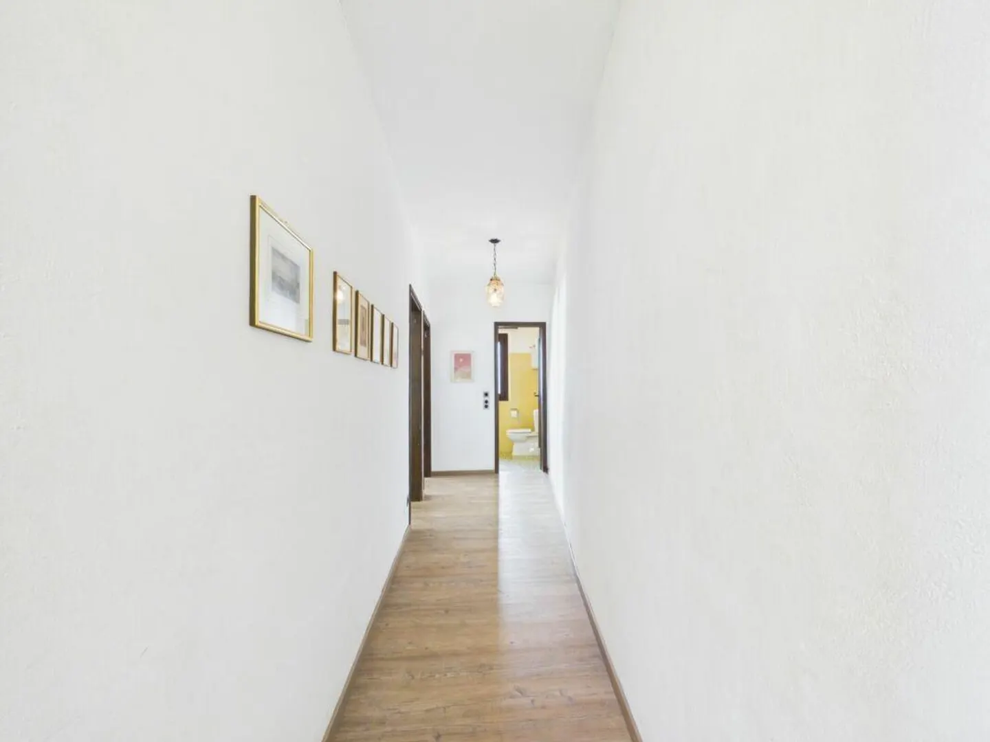 Charakteristische 4.5 Zimmer im Herzen des Kerns von Origlio mit Parkplatz und Garten - Foto 7 von 15
