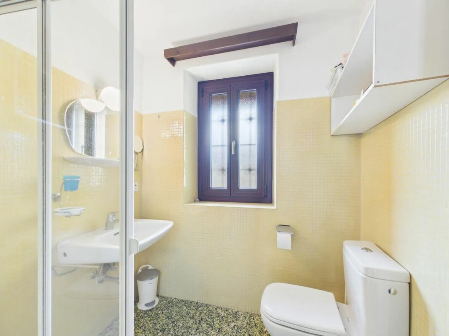 Charakteristische 4.5 Zimmer im Herzen des Kerns von Origlio mit Parkplatz und Garten - Foto 10 von 15