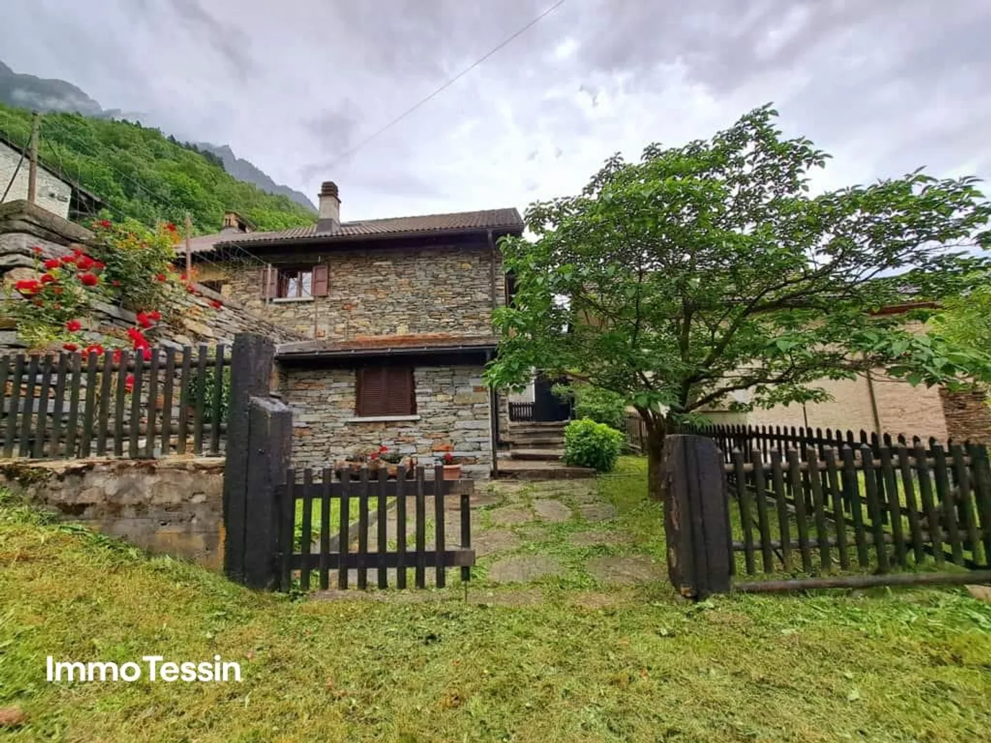 Rustico luxueusement rénové avec vue panoramique et confort moderne... - Photo 2 sur 13