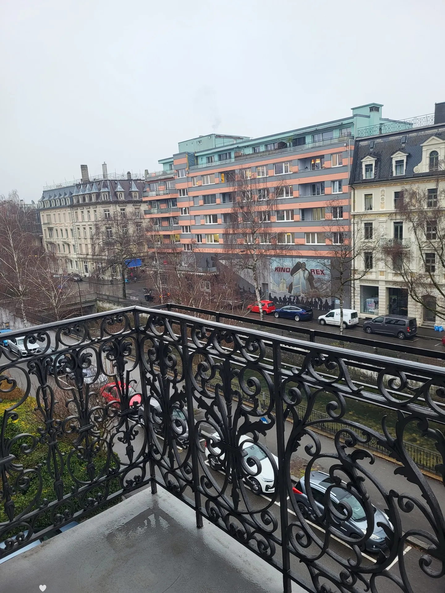 Stylish 4.5-Room Apartment with Balcony - Photo 2 of 11