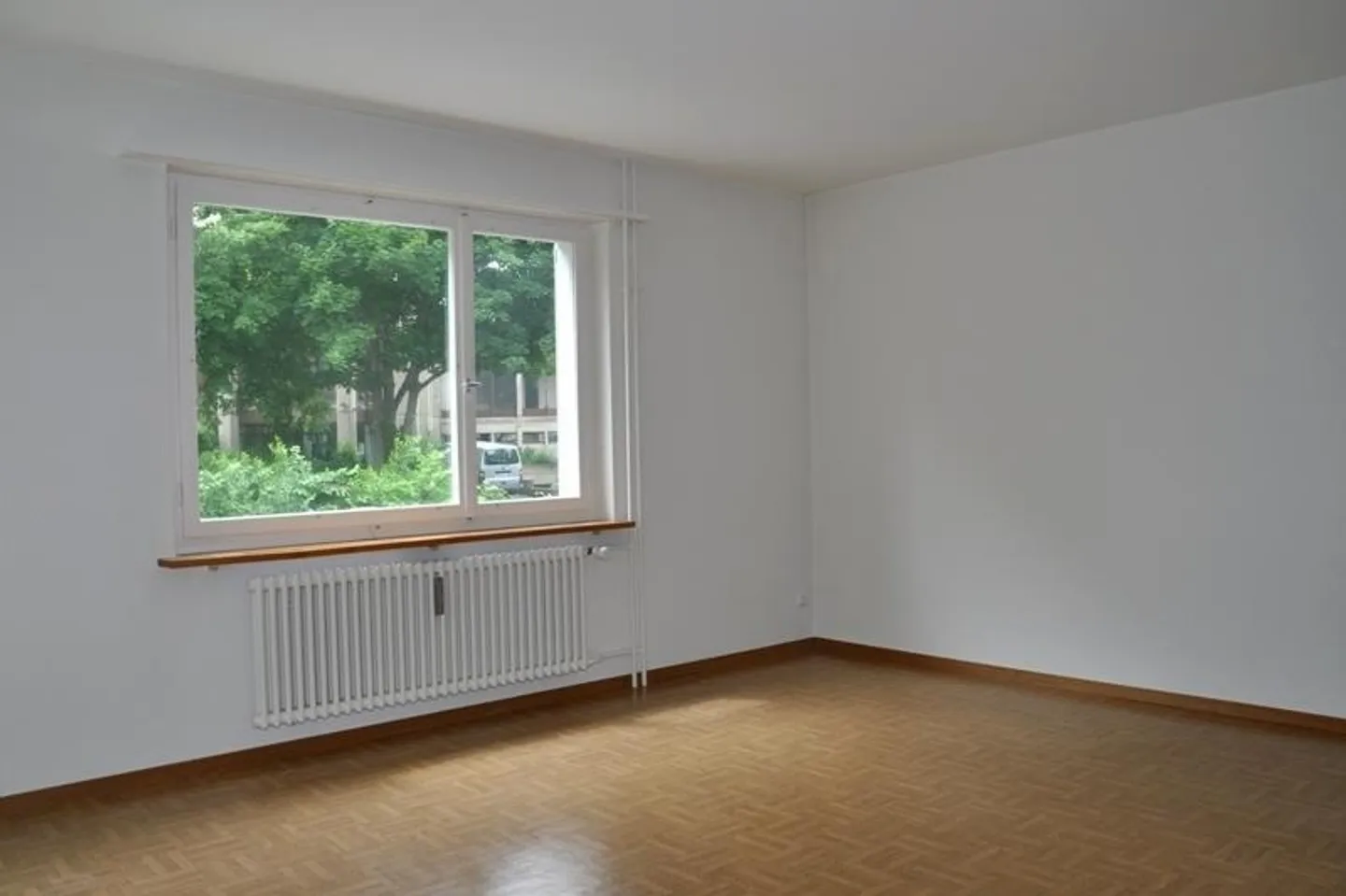 Central located, quiet 4-room apartment with balcony - Photo 8 of 16