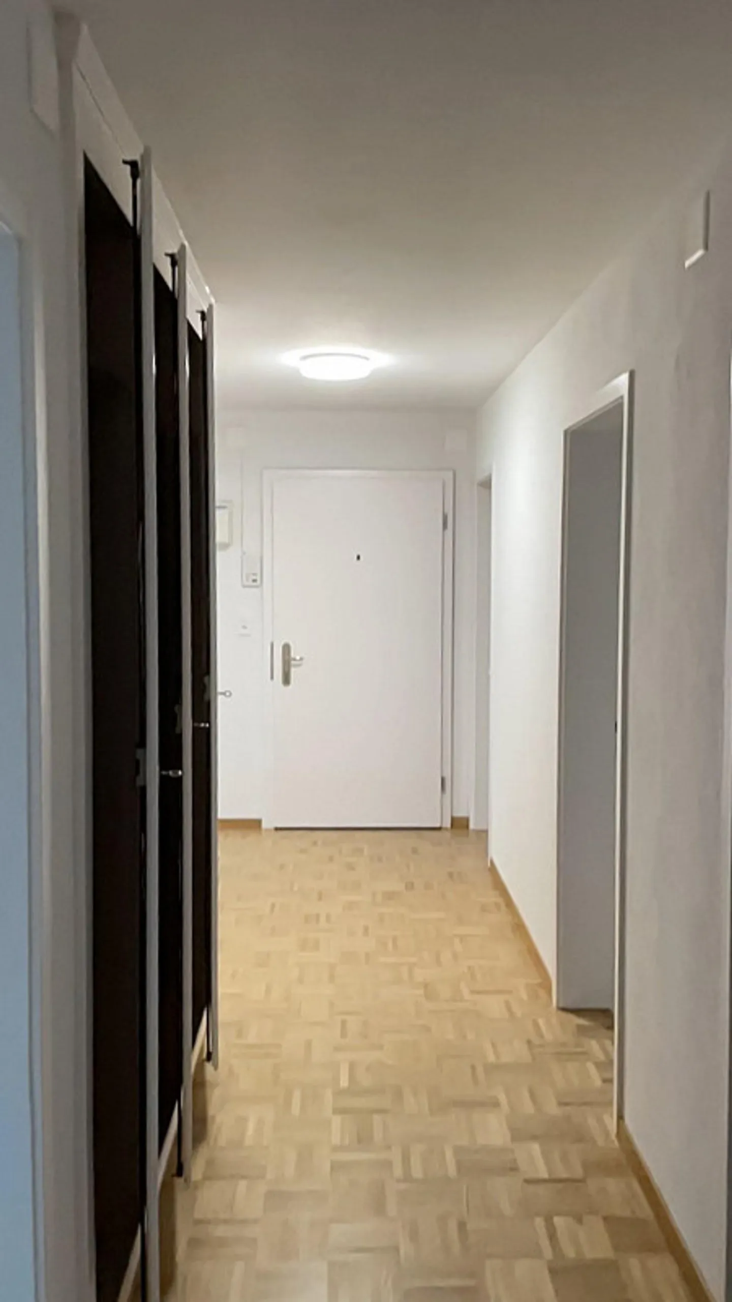 Central located, quiet 4-room apartment with balcony - Photo 9 of 16